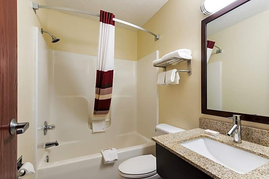 Red Roof Inn Auburn
