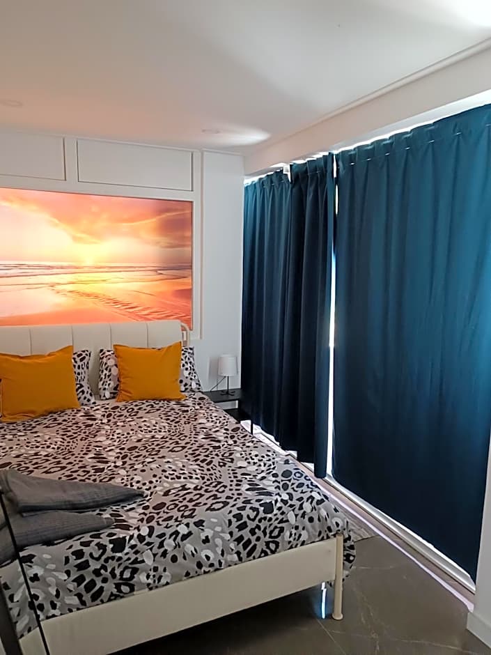 Plaza Caparica Hostel