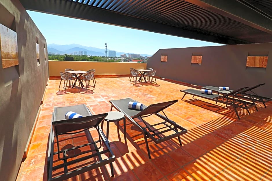 Holiday Inn & Suites Puerto Vallarta Marina & Golf By IHG