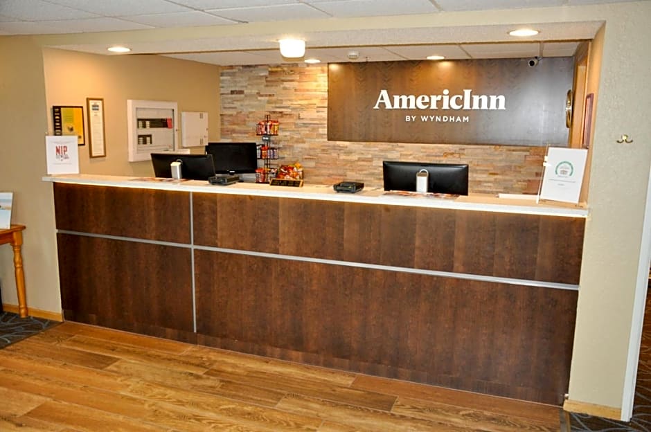 AmericInn by Wyndham Clear Lake