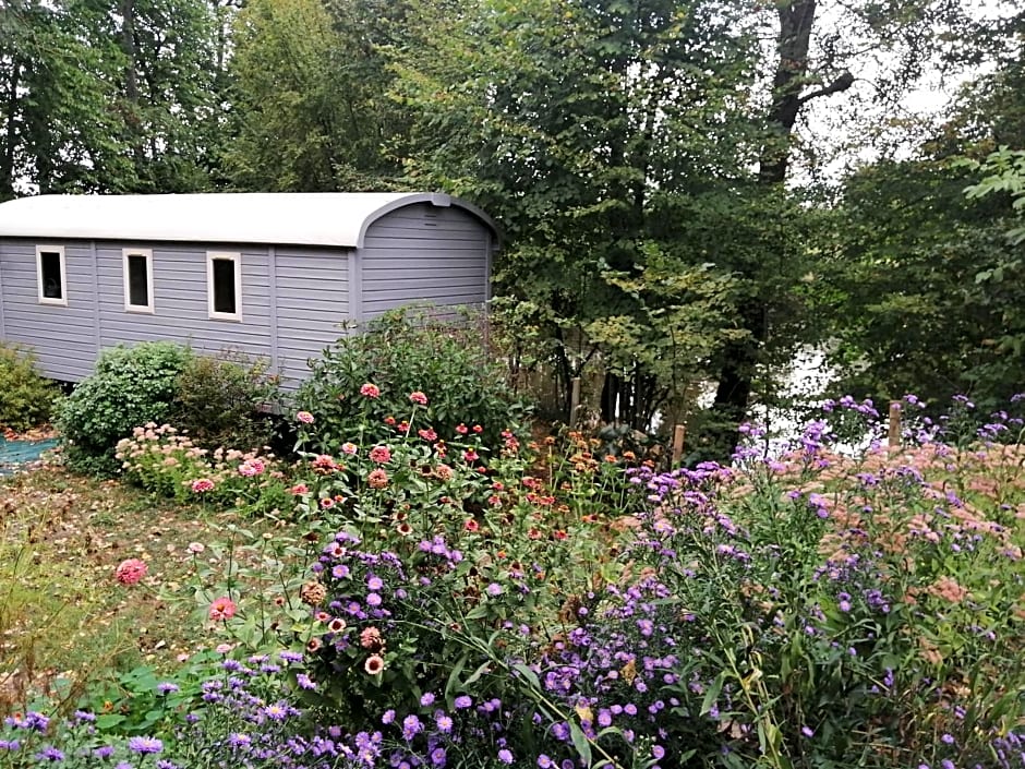 Le clos des augers, chambres d'hôtes et roulotte