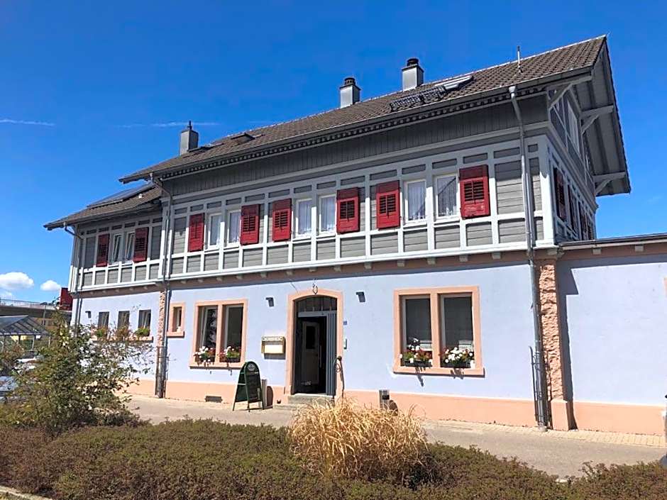 ZUM BAHNHÖFLE Restaurant & Hotel - Albbruck Am Rhein