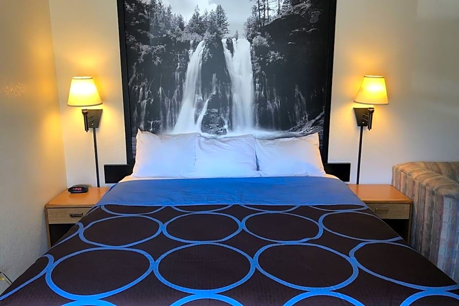 Super 8 by Wyndham Red Bluff