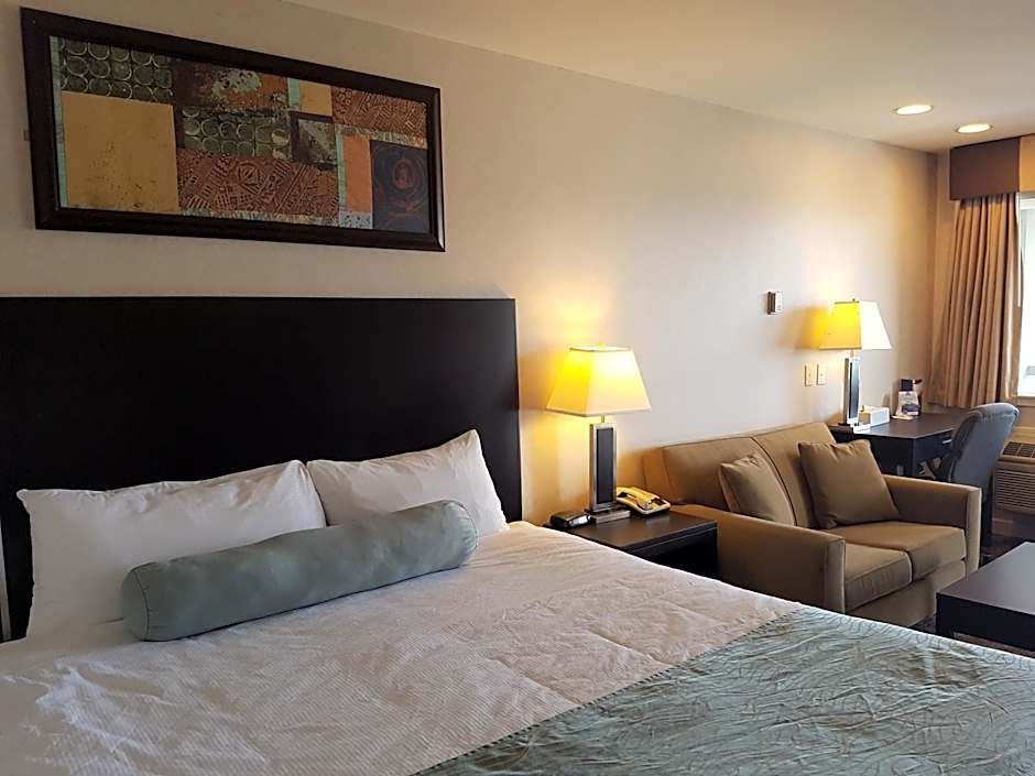 Travelodge by Wyndham Kamloops Mountview