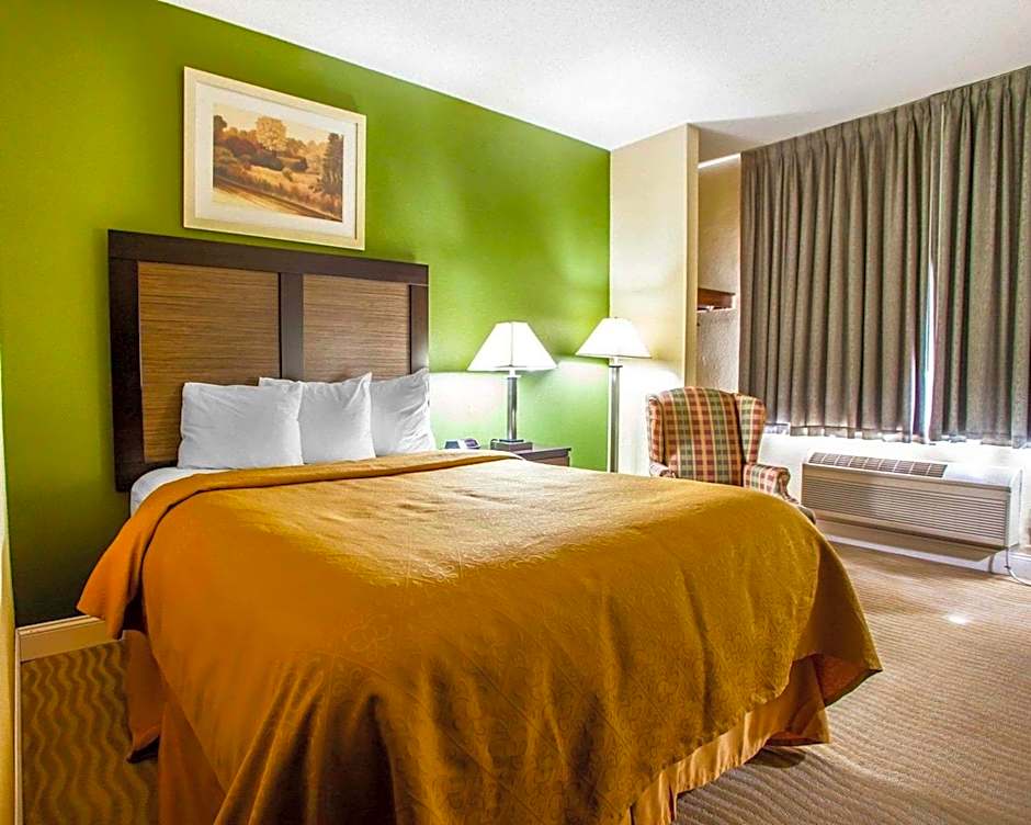 Quality Inn & Suites Champaign North - Urbana