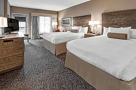 Deluxe Queen Room with Two Queen Beds, Balcony and River View