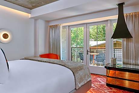 Queen Bunk Room with No View