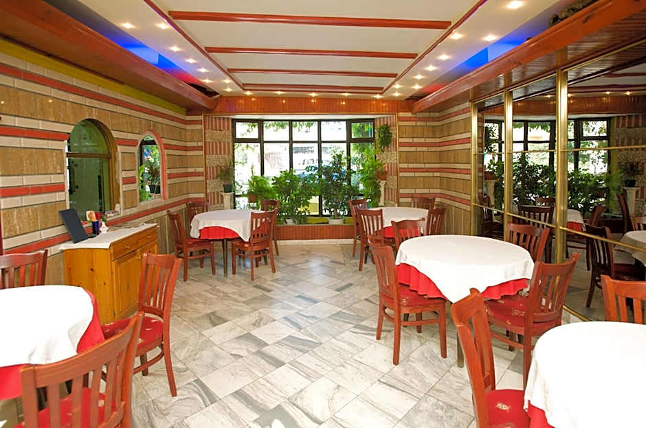 Family Hotel Flora