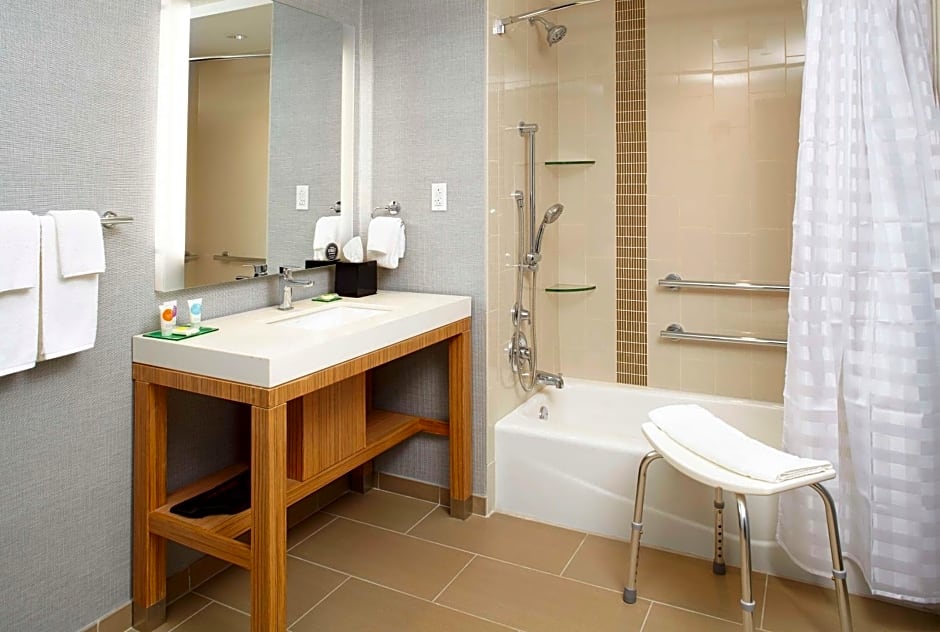 Hyatt Place Miami Airport East
