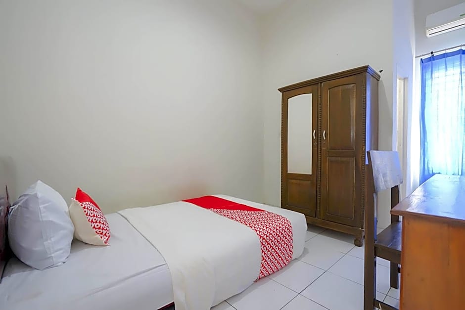 OYO Life 2874 Berlian Residence