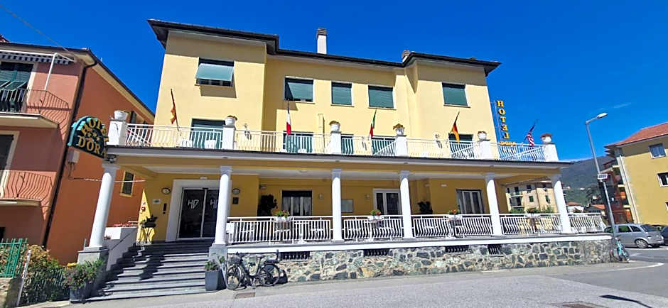Hotel Dora