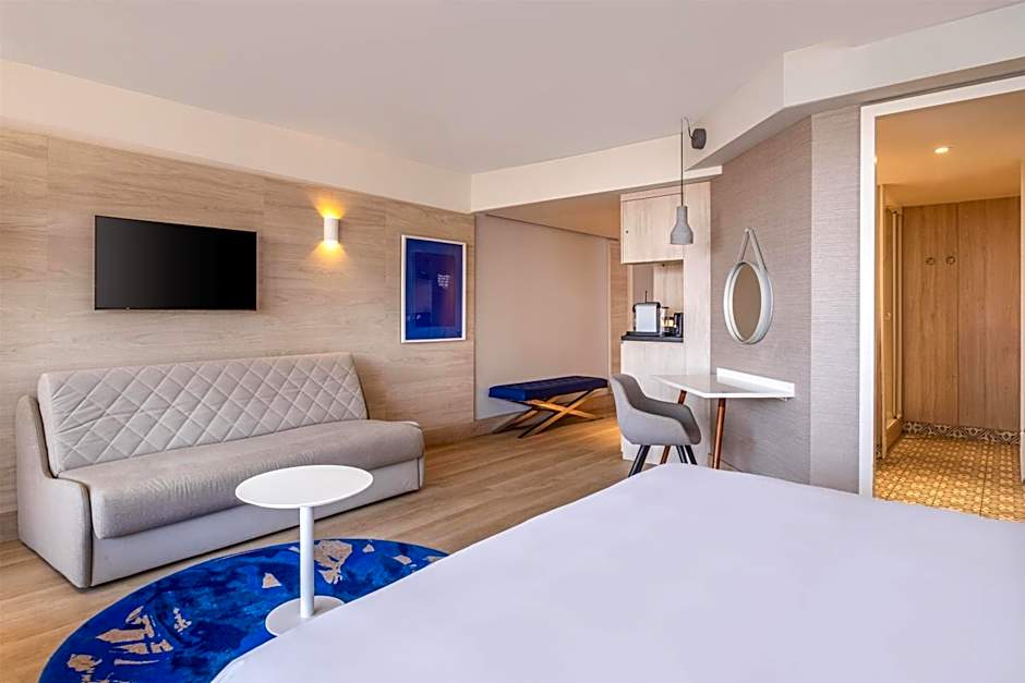 Photo 1 of 5 of Junior Suite, Bay View, Terrace