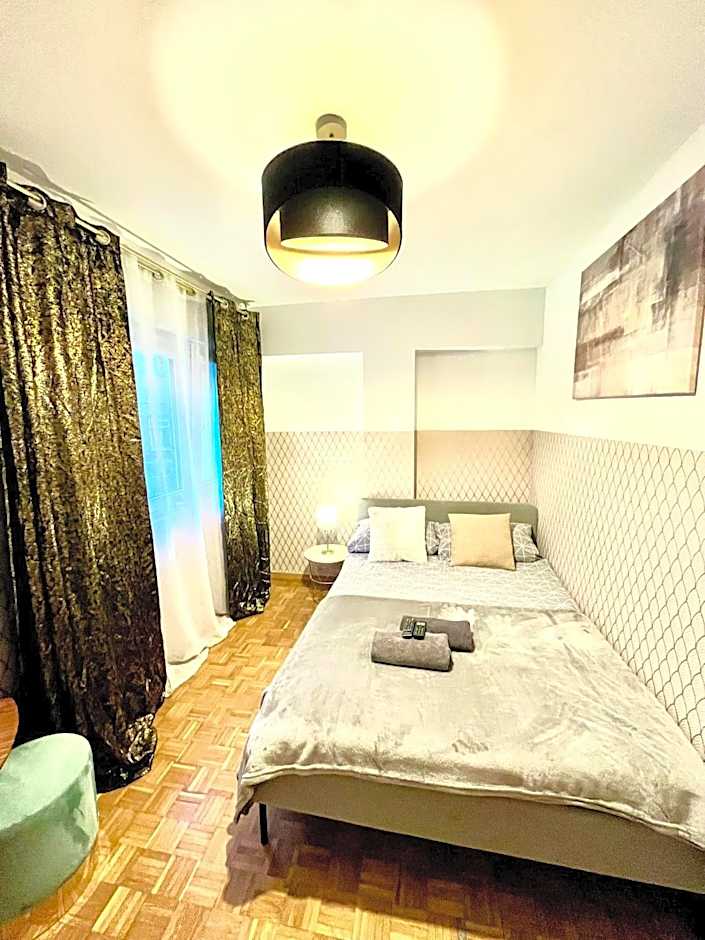 ClickTheFlat Solidarności City Center Apart Rooms