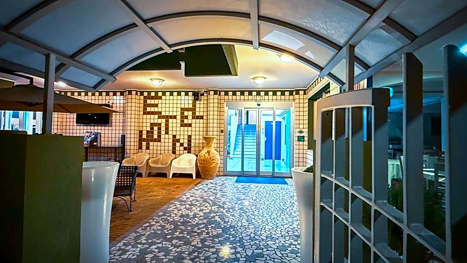 Hotel Etna - Hotel per Coppie e Famiglie con Parcheggio e Spiaggia