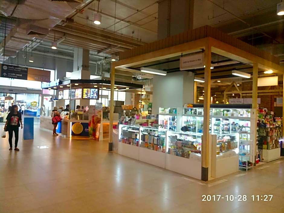 Popular Condo by Jintana