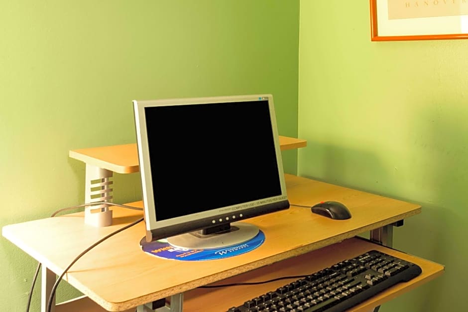 Super 8 by Wyndham White River Junction