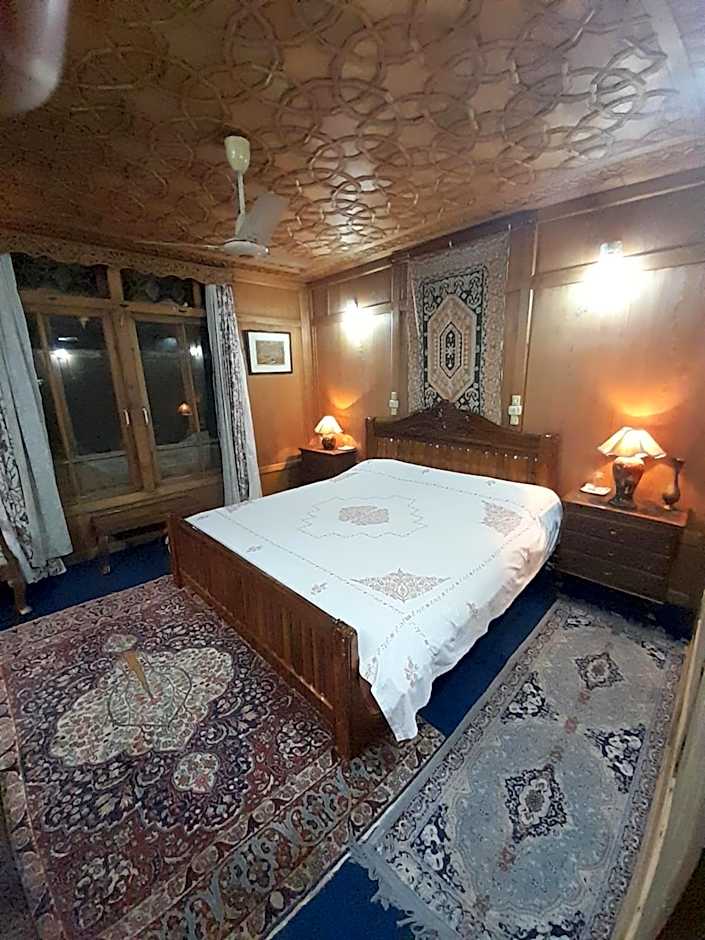 Photo 1 of 4 of Deluxe 1 Double Bed or 2 Beds