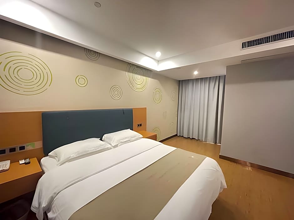 GreenTree Inn Zhenjiang Dagang New District Tonggang Road Butterfly Square
