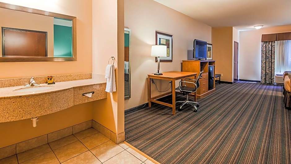 Best Western Plus Seminole Hotel & Suites