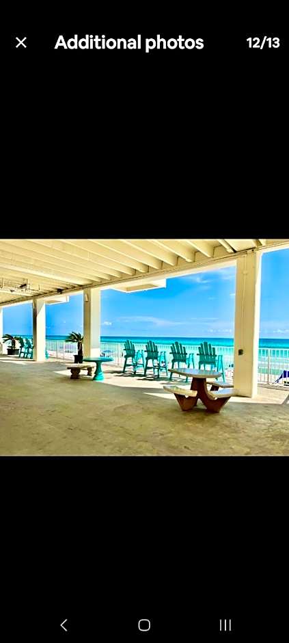 COUPLES GETAWAY, HONEYMOON SWEET, Perfectly Cozy Beach Front Condo with kitchen, pool, free parking,CHECK-IN AT DOOR