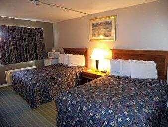Days Inn by Wyndham West Branch Iowa City Area