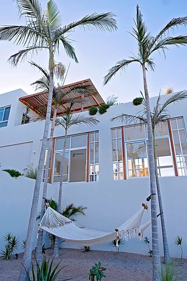 Topia Retreat- Sunset Suite