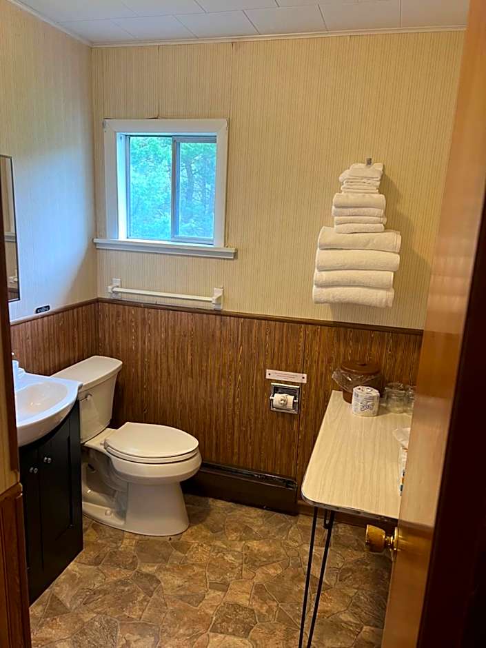 Colton Point Motel