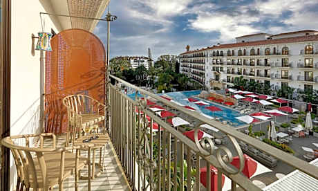Studio Suite Pool View 2 adults + 1 child