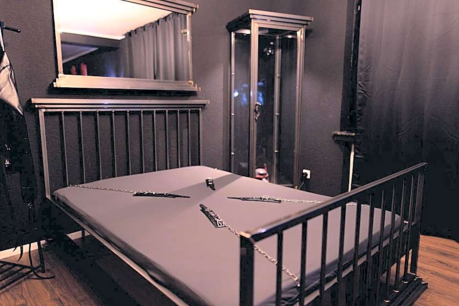 Emotion Apartments- Erlebnis Apartment mit privater Sauna und Whirlpool