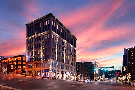 BLU-Tique, Akron, a Tribute Portfolio Hotel