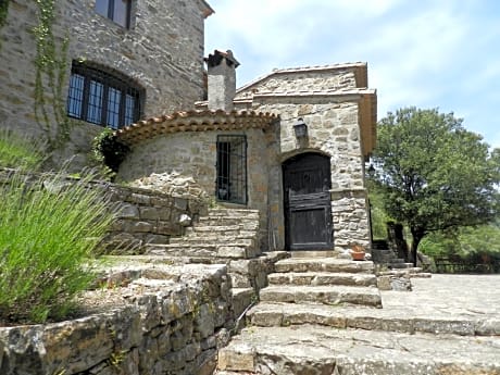 Chambre Cévennes: Piscine, lamas, rivière