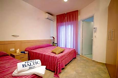Double Room with Balcony and Sea View