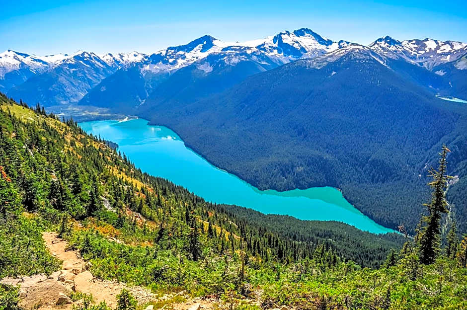 Cozy Creek Den - Studio w Hot Tub and Pool