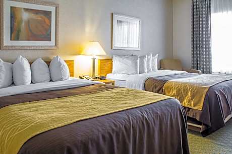 Queen Room with Two Queen Beds - Non-Smoking