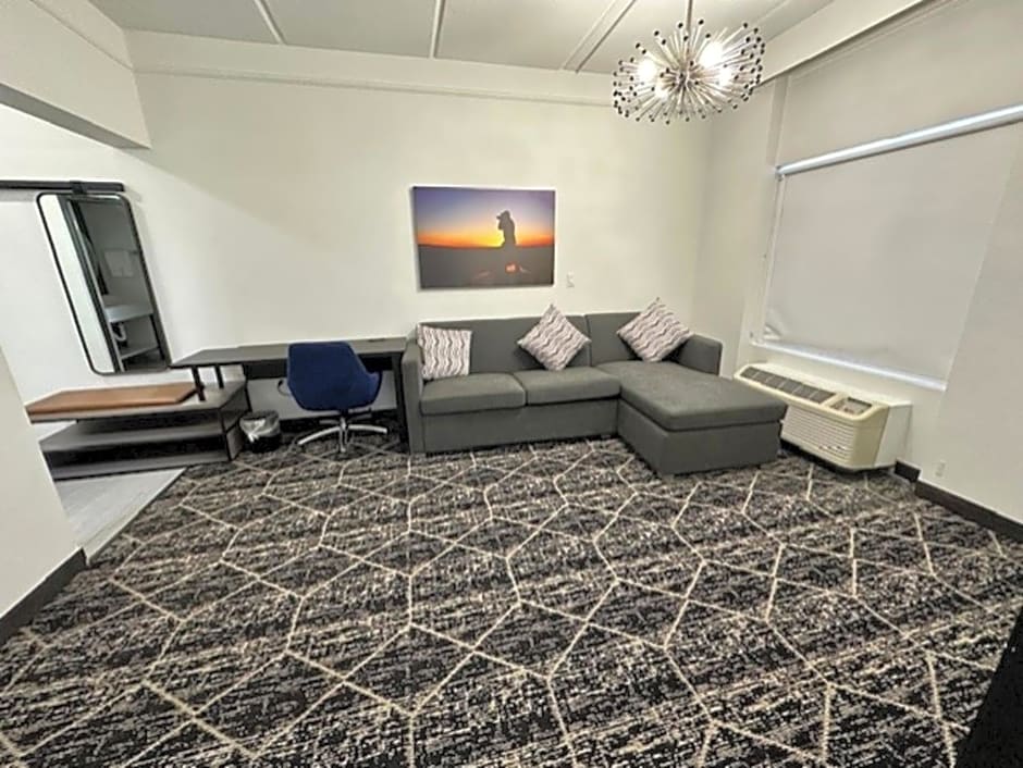 La Quinta Inn & Suites by Wyndham Houston Bush Iah South