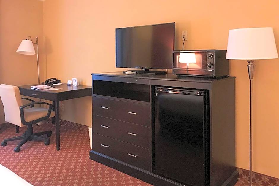 Clarion Hotel & Conference Center