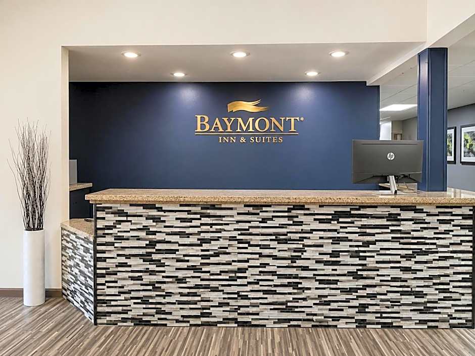Baymont by Wyndham Hot Springs