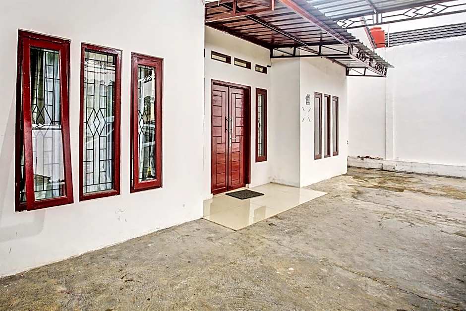 OYO LIFE 92034 Jay Homestay Syariah