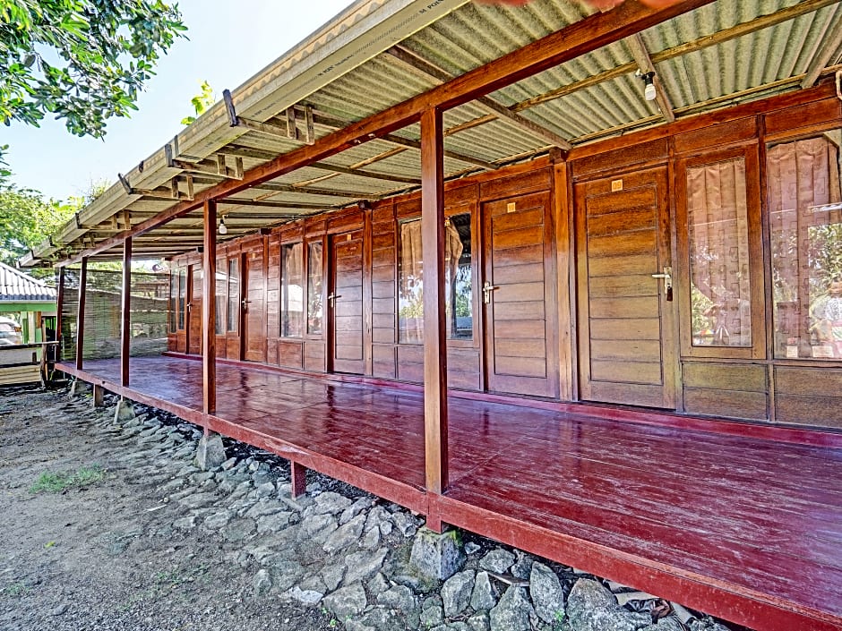 Oyo 91201 Larasati Homestay Pantai Klayar