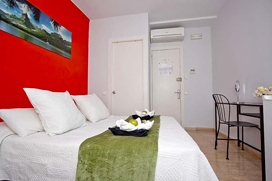 Barcelona City North Hostal