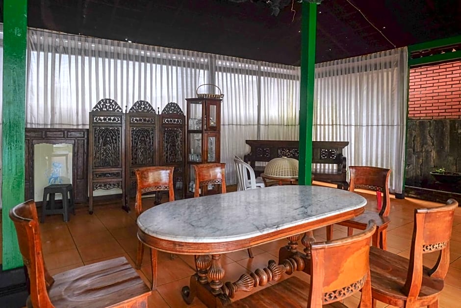 RedDoorz at Paris Ocean