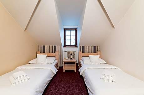 Twin Room  - Attic