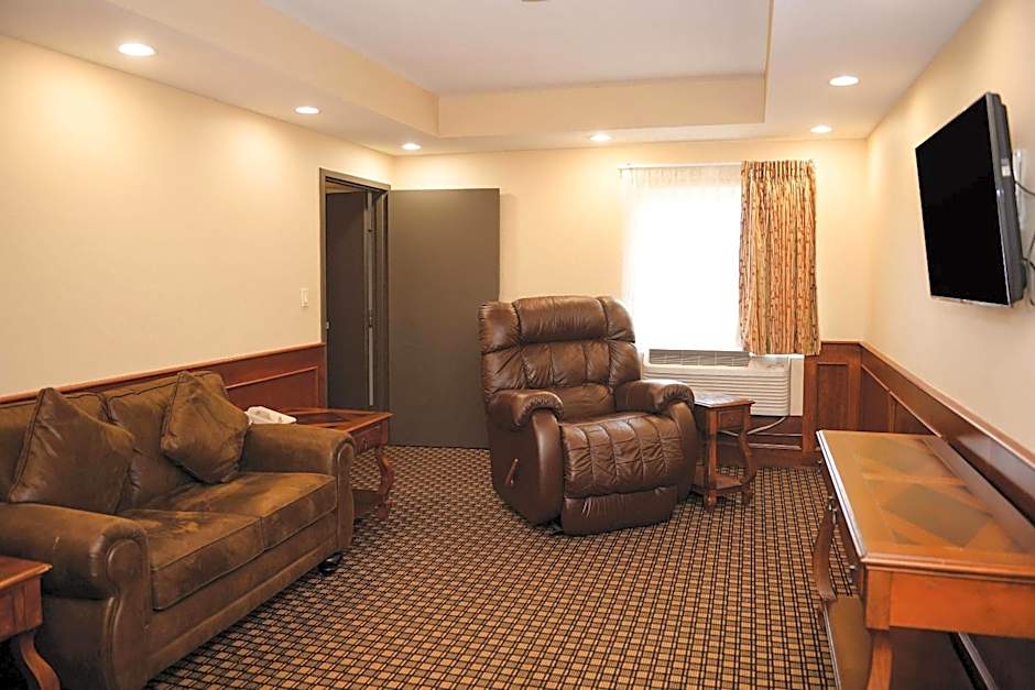 Quality Inn & Suites Ames Conference Center Near ISU Campus