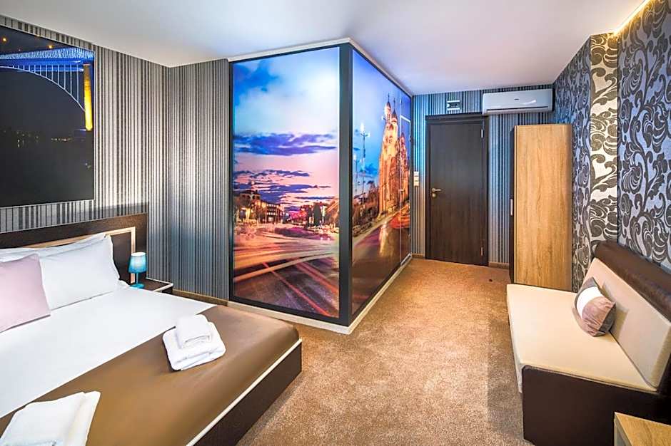 Central Point Boutique Hotel