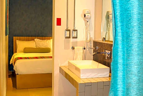 Queen Suite with Terrace - Non-Smoking