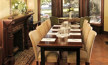 Morgan State House Inn