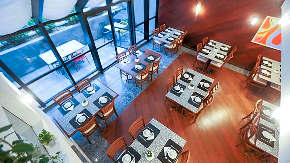 Bristol Metropolitan Flat