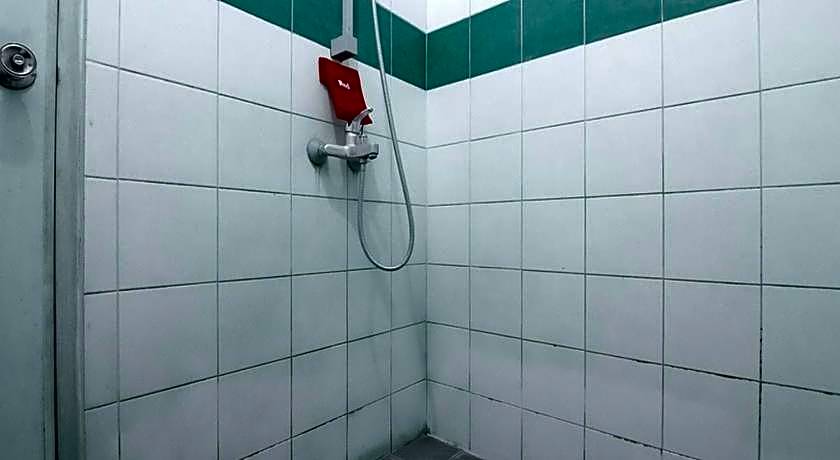 RedDoorz @ Buah Batu 3