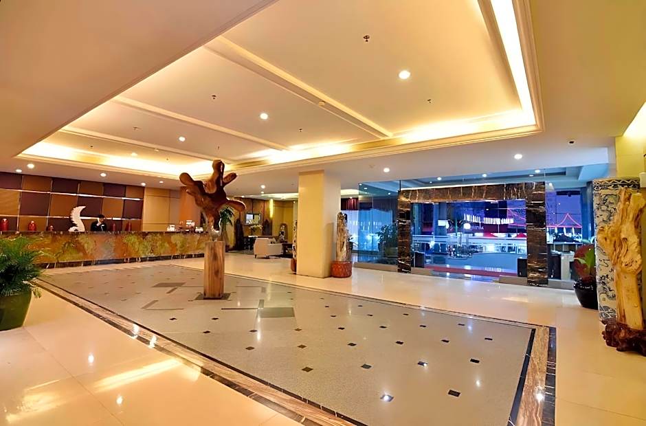 Rocky Plaza Hotel Padang