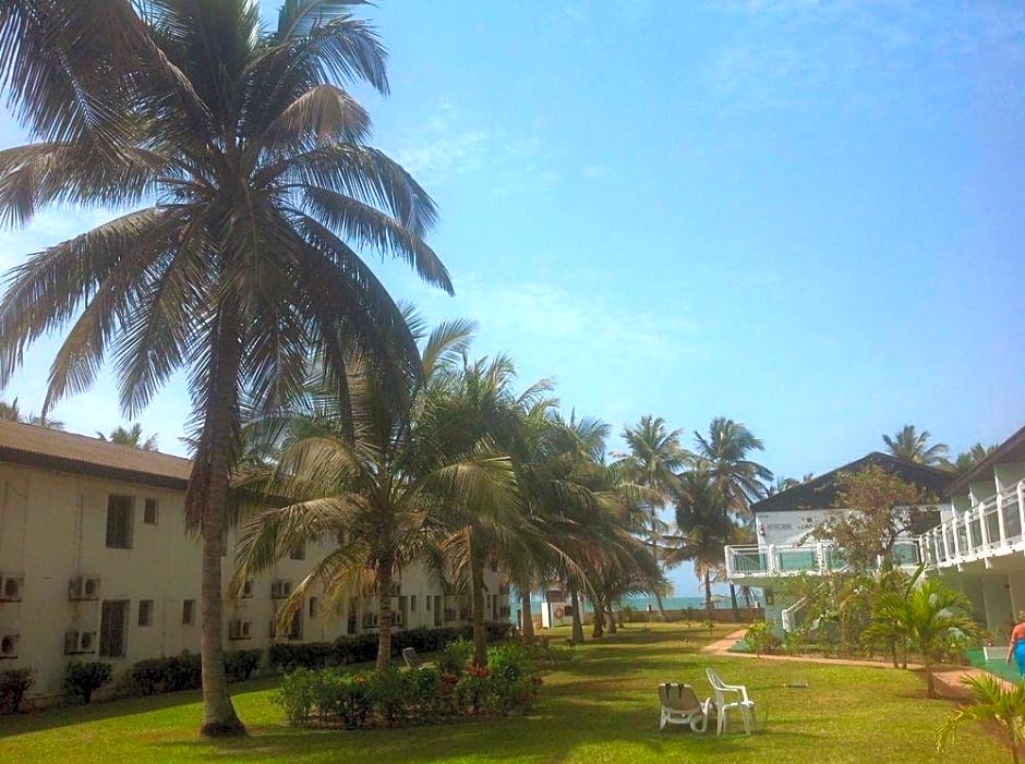 Bungalow Beach Hotel